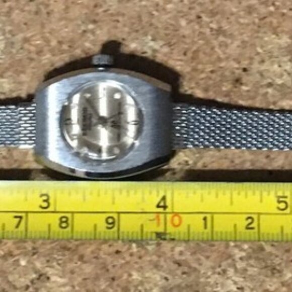 VINTAGE BRODEX ELECTRA 360 SILVER MESH BAND WOMEN'S WATCH - Picture 5 of 5